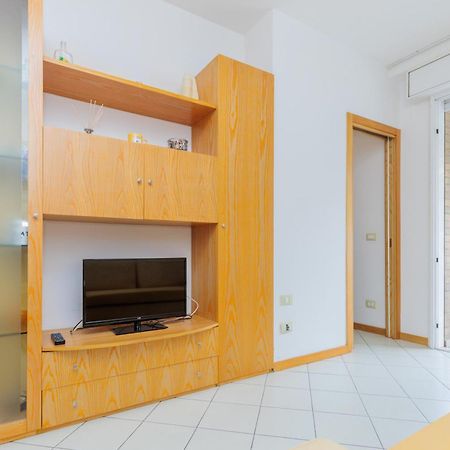 Jesolo Beach! Fronte Mare - Piscina Park E Posto Spiaggia Inclusi المظهر الخارجي الصورة