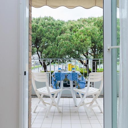Jesolo Beach! Fronte Mare - Piscina Park E Posto Spiaggia Inclusi المظهر الخارجي الصورة